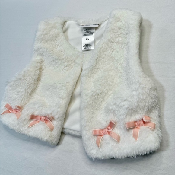 12M girls faux fur vest w/ pink ribbon accents. By Daisy Fuentes K024-1 - Picture 3 of 6